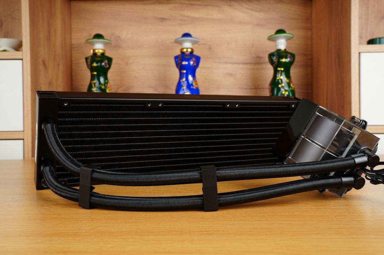 它就是目前最帅的水冷散热器，超频三DS360一体式水冷评测