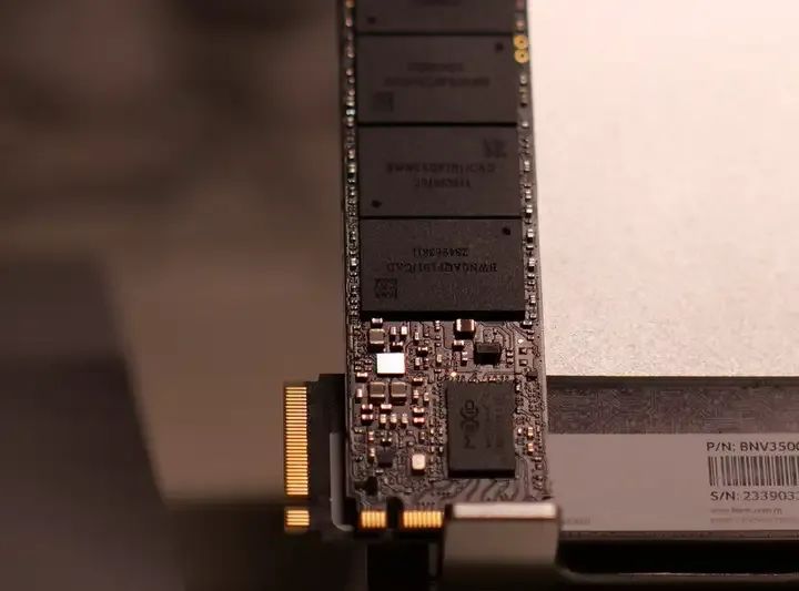 更换4TB大容量高速固态，surfacebook 3经典重生，无伤迁移系统