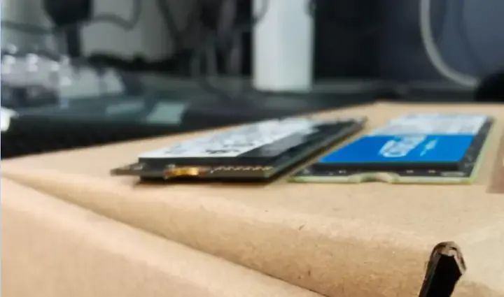 更换4TB大容量高速固态，surfacebook 3经典重生，无伤迁移系统