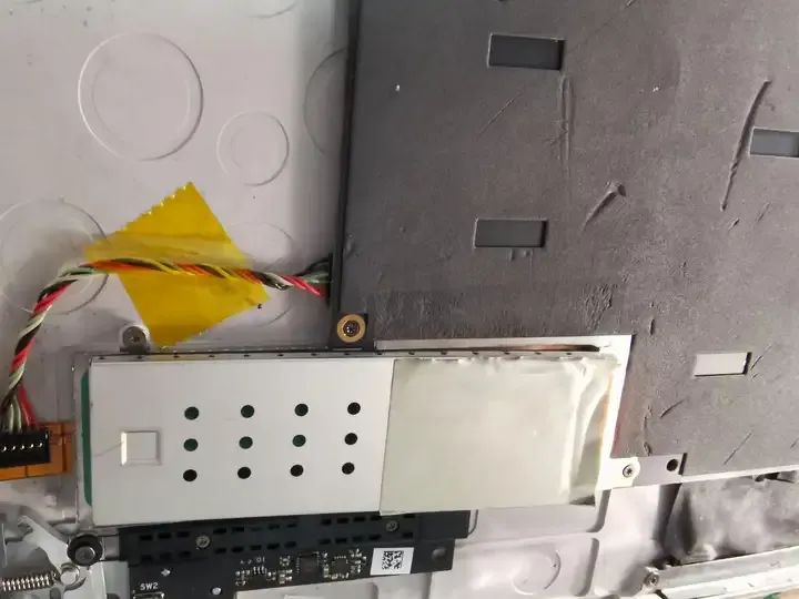 更换4TB大容量高速固态，surfacebook 3经典重生，无伤迁移系统