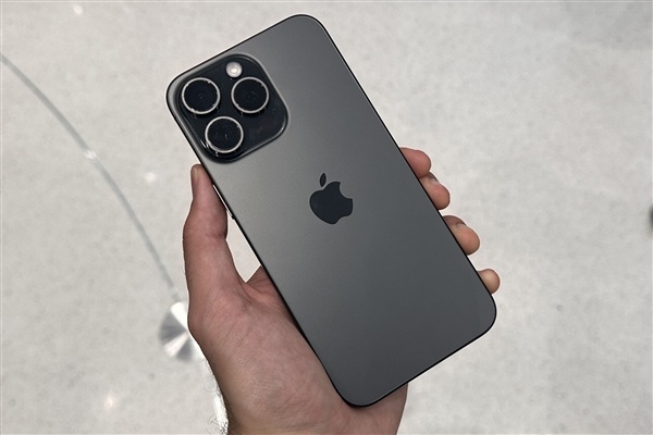 iPhone 16出厂预装正式版！苹果iOS 18公测版7月上线-第0张