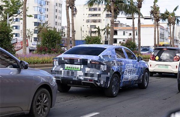 吉利全新雷神電混車型曝光：虧電油耗僅2L/100km-第1張