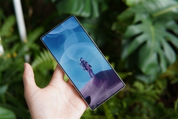 第一款7050mAh电池骁龙8至尊旗舰来了！创国产手机之最