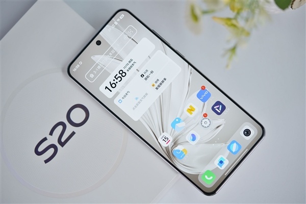 185g机身塞下6500mAh大电池！vivo S20图赏-第1张