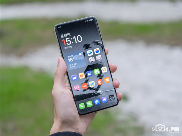 【球盟会】今年旗舰机涨价也就算了 竟然还偷偷缩起了水