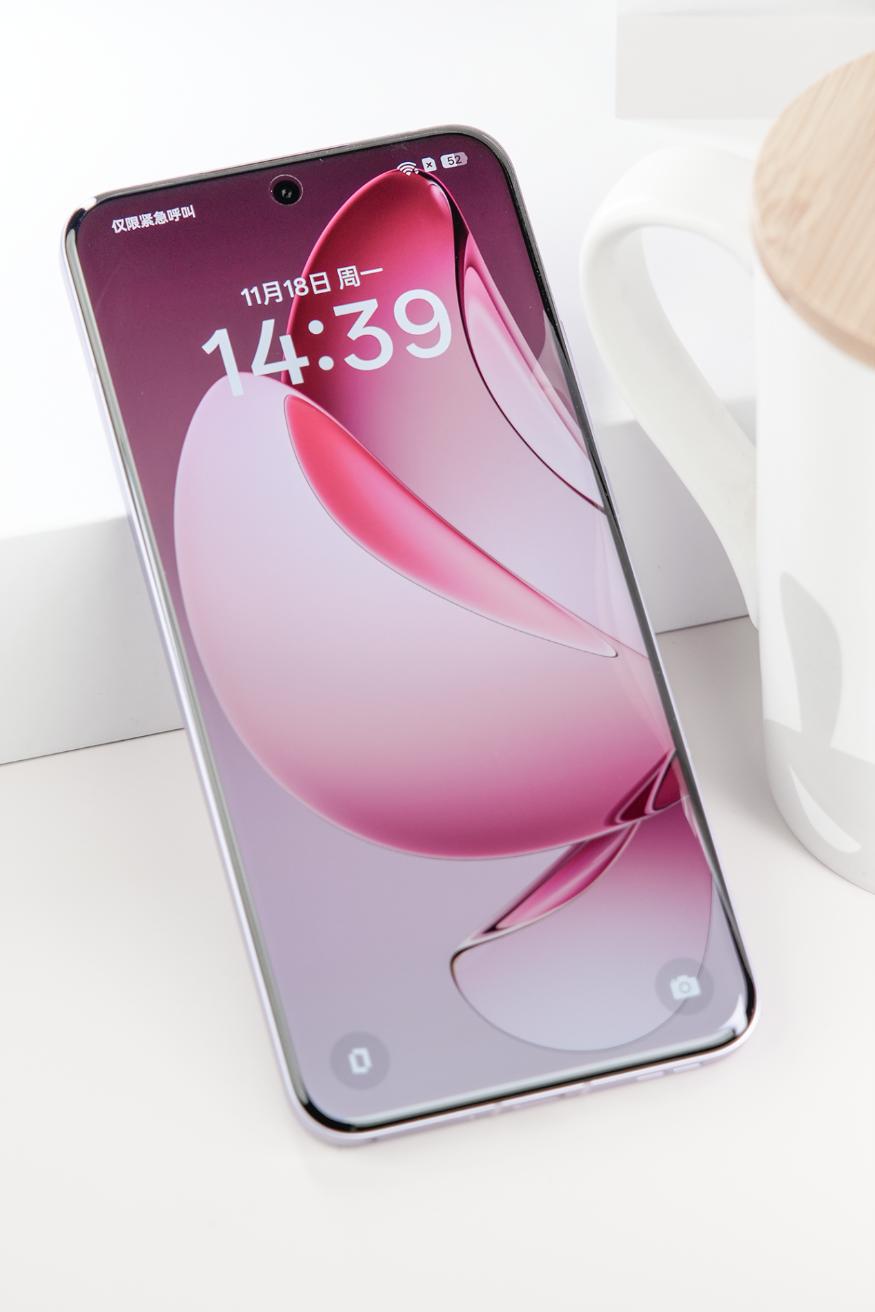 OPPO Reno13 Pro评测：比iPhone更薄的小直屏-第1张