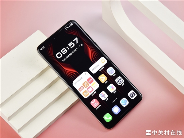 华为Mate 70 RS非凡大师上手：手机王者实至名归-第2张