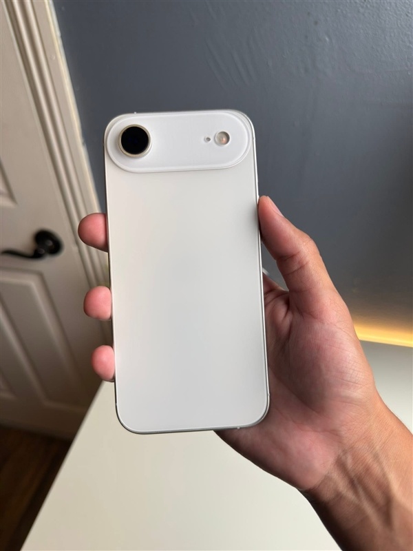 梦回iPhone 7时代！iPhone 17 Air电池曝光：不到3000mAh