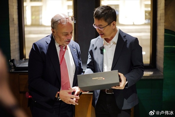 卢伟冰突然剧透小米16 Ultra：移动影像新高度