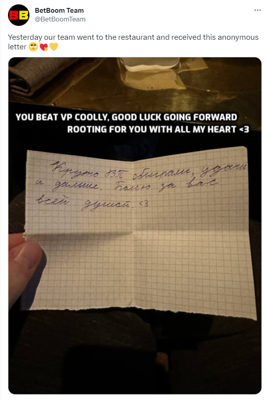 【刀塔2】賽場外的暖心祝福：BB戰隊選手在餐廳收到粉絲的祝福紙條-第0張