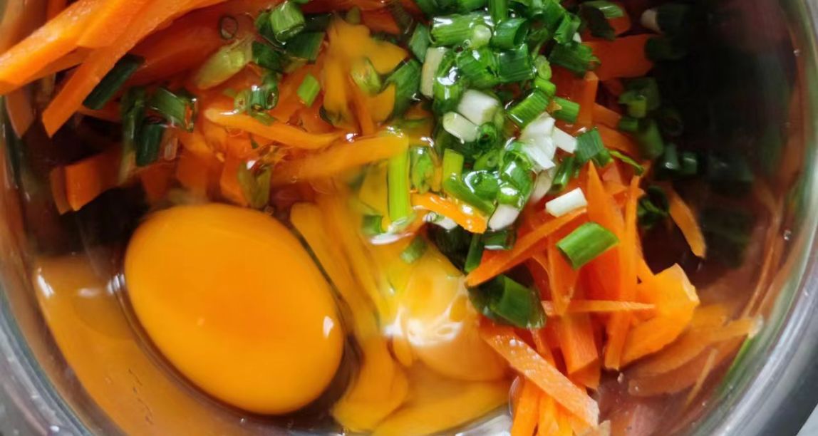 什麼？夫人半夜敲我的牆只爲了喫我的胡蘿蔔蛋餅？