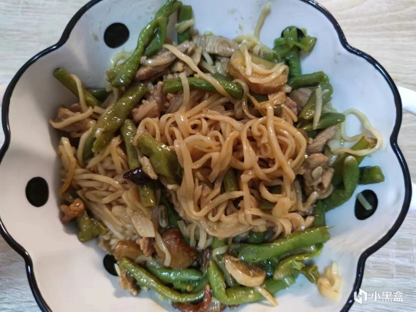 【球盟会】什么？房东姐姐半夜来我屋只为了吃我的焖面