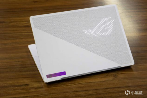 ROG 幻14 2023（第四代）：设计超前的白色小钢炮