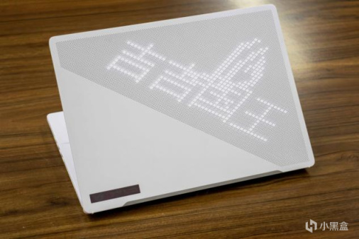 ROG 幻14 2023（第四代）：设计超前的白色小钢炮