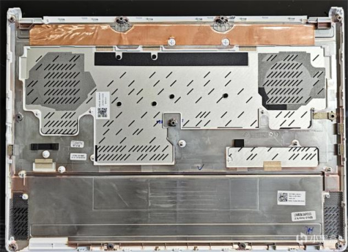 ROG 幻14 2023（第四代）：设计超前的白色小钢炮