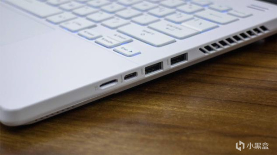 ROG 幻14 2023（第四代）：设计超前的白色小钢炮