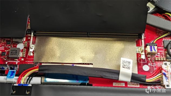 ROG 幻14 2023（第四代）：设计超前的白色小钢炮