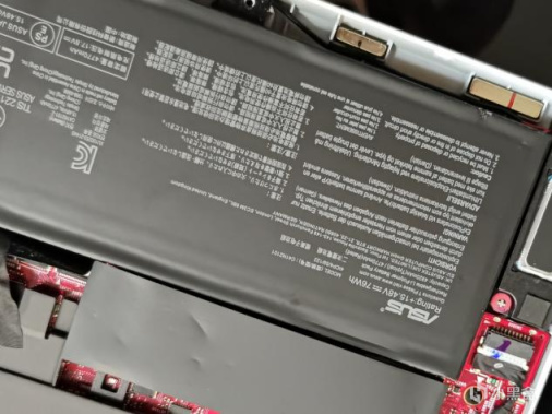 ROG 幻14 2023（第四代）：设计超前的白色小钢炮