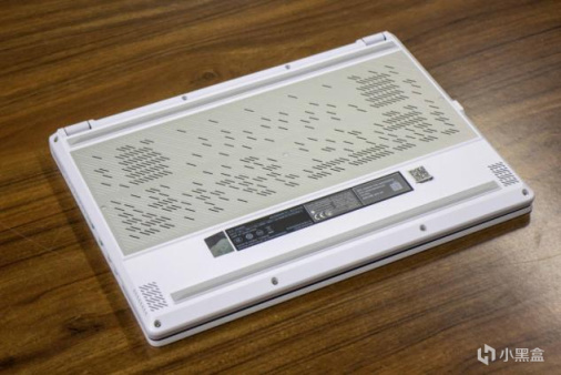 ROG 幻14 2023（第四代）：设计超前的白色小钢炮