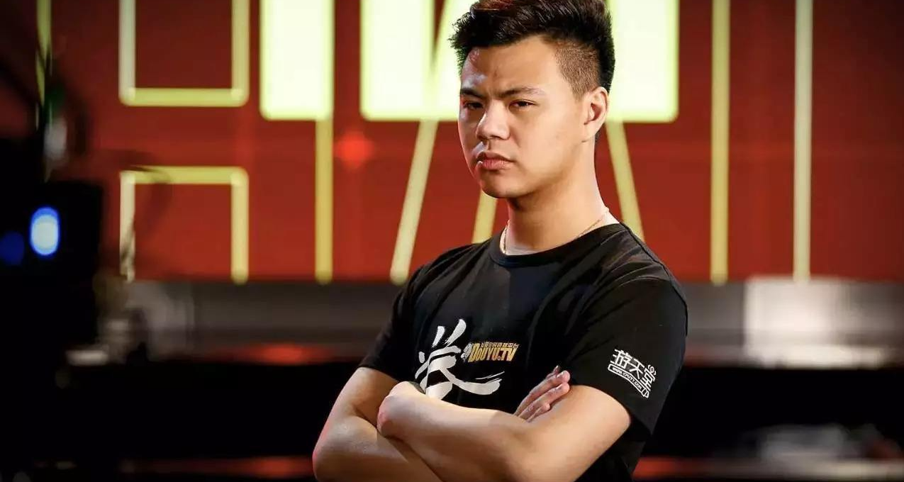 2023美国EVO格斗游戏世界大赛，小孩曾卓君蝉联拳皇15项目冠军！