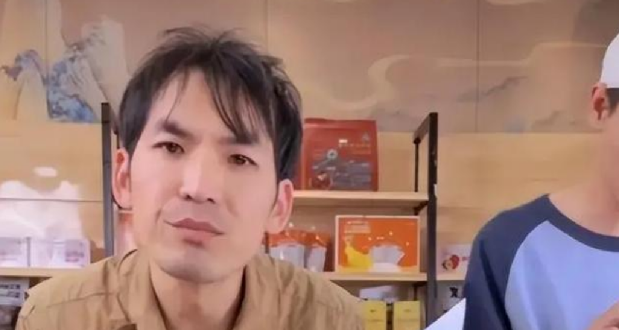 網紅“鐵頭”直播帶貨翻車，因曾舉報新東方補課