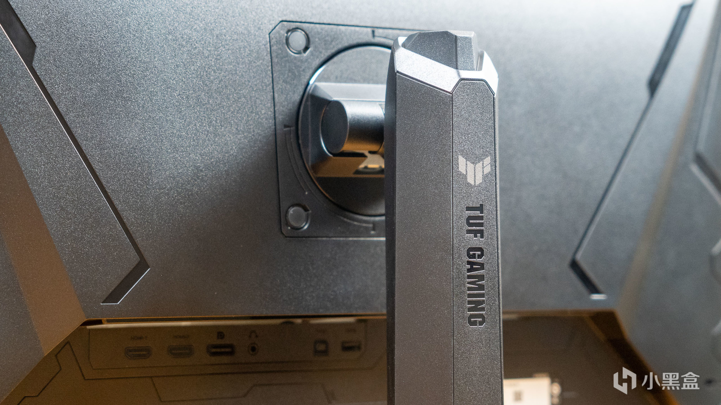 180Hz 2K显示器值得推荐吗？华硕小金刚TUF GAMING VG27AQL3A体验