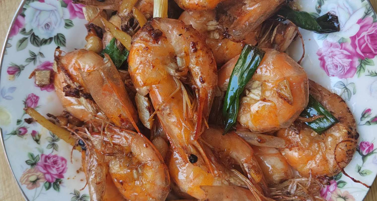 什么？你给我念了一圈菜谱只为了教我油焖大虾？