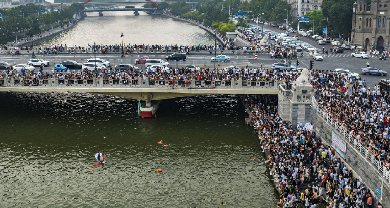 天津跳水大爷：退出狮子林桥跳水，倡议去专业场馆跳水！