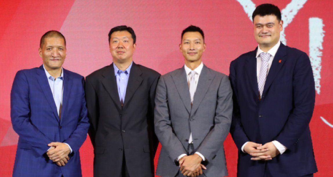 傳奇時刻！易建聯今日舉辦退役儀式，中國四大中鋒同框！