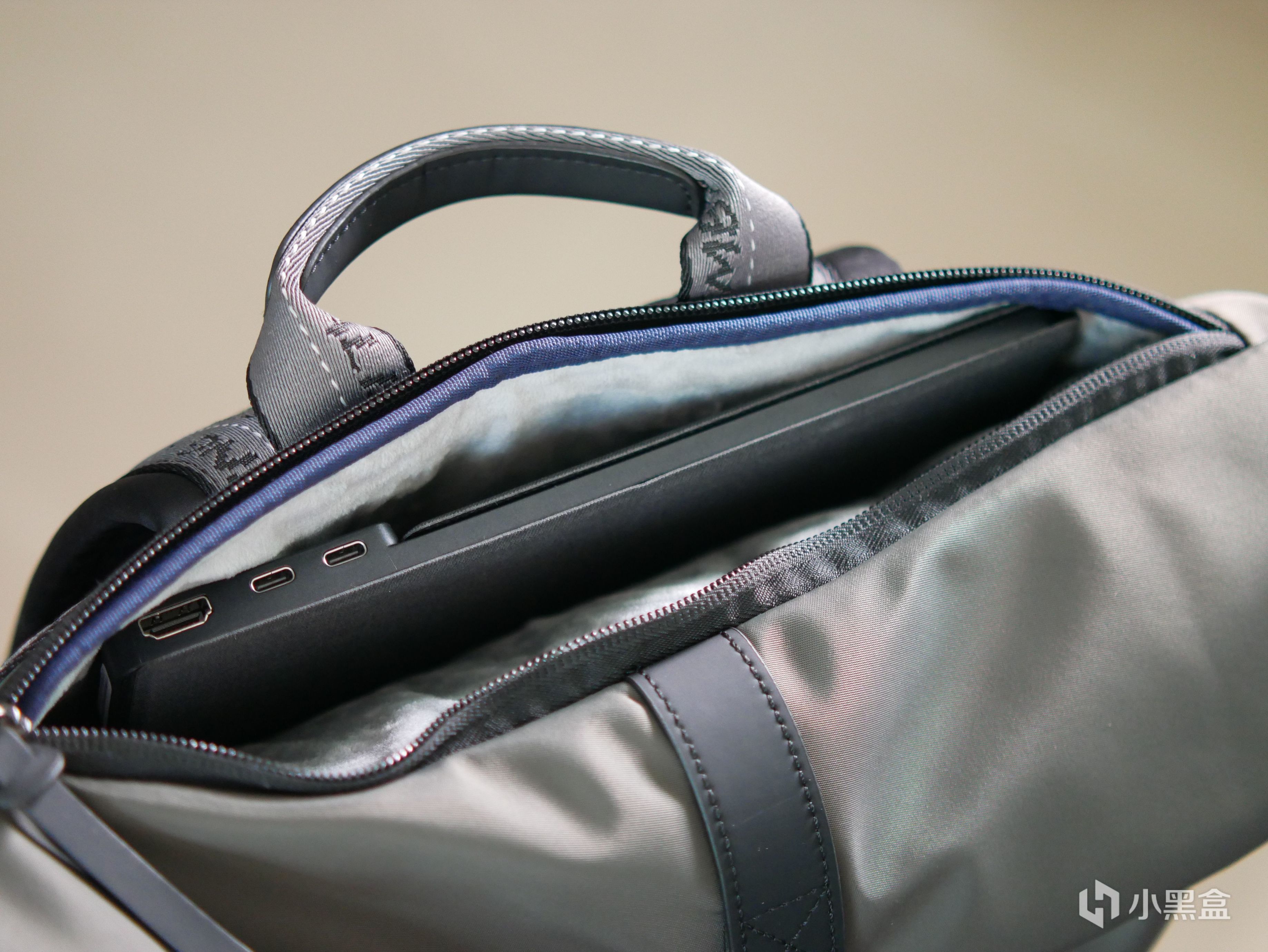 细节至胜：贵是真的贵，但用着不错的双肩卷口包使用体验分享！