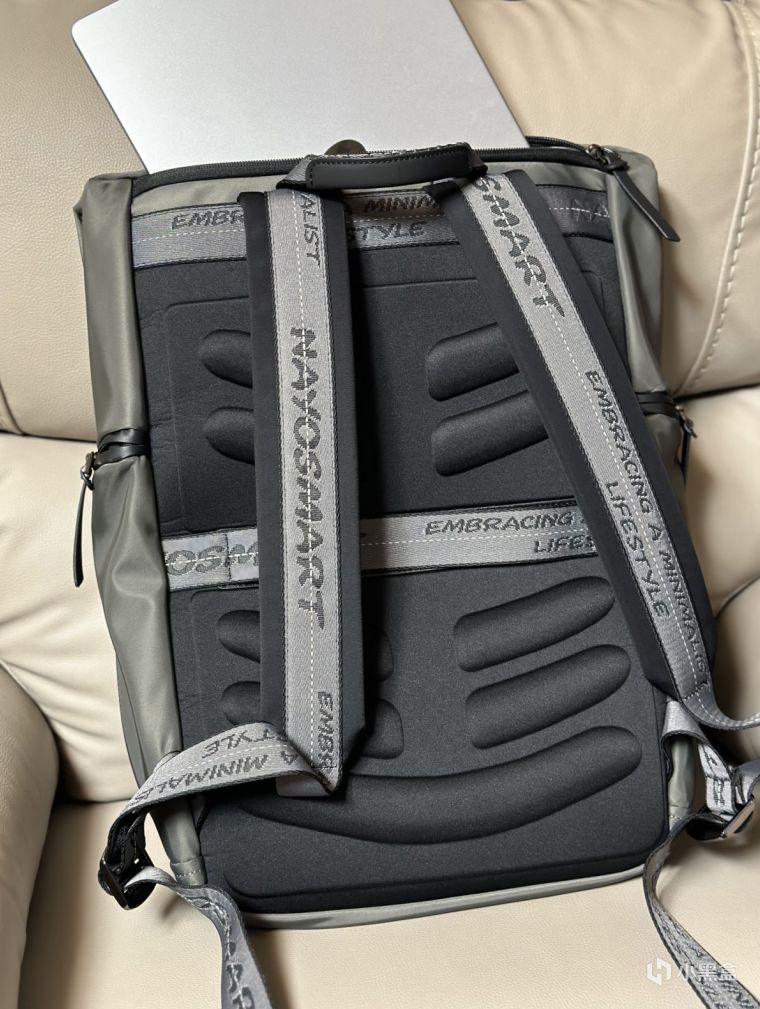 细节至胜：贵是真的贵，但用着不错的双肩卷口包使用体验分享！