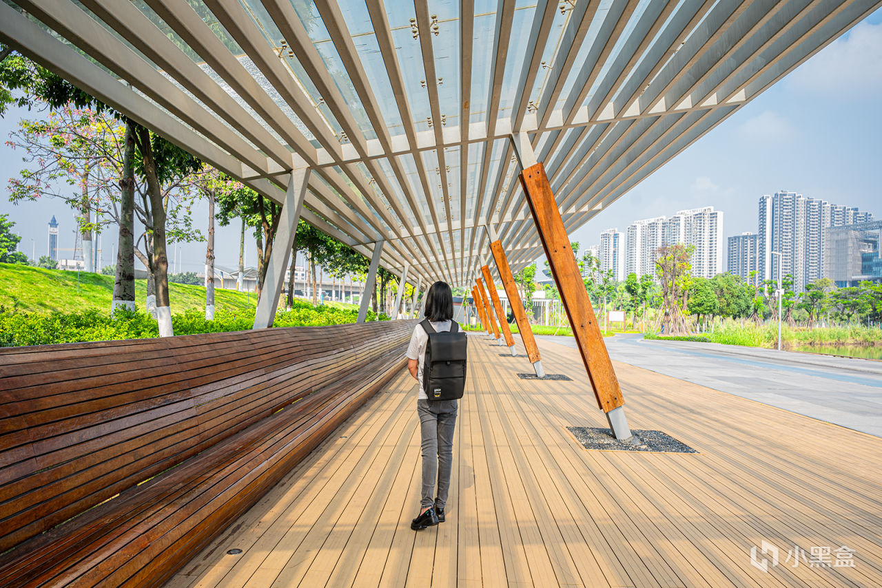 包治百病，换个新包换个好心情，背起地平线8号moment双肩包