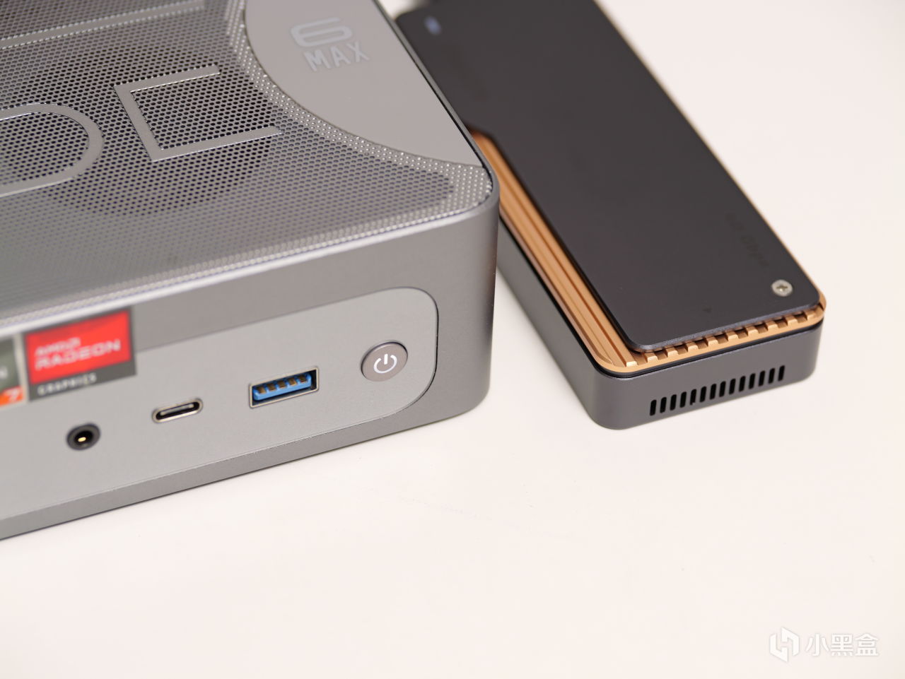 主动散热+纯铝外壳+40Gbps：基本没啥短板的绿联USB4固态硬盘盒