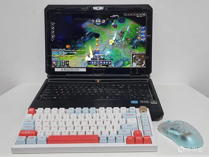 明明可以靠颜值,却偏偏要靠实力——雷柏VT9 Air无线游戏鼠标体验