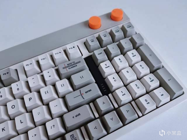 【球盟会】复古与科技的碰撞，洛斐小方三模机械键盘