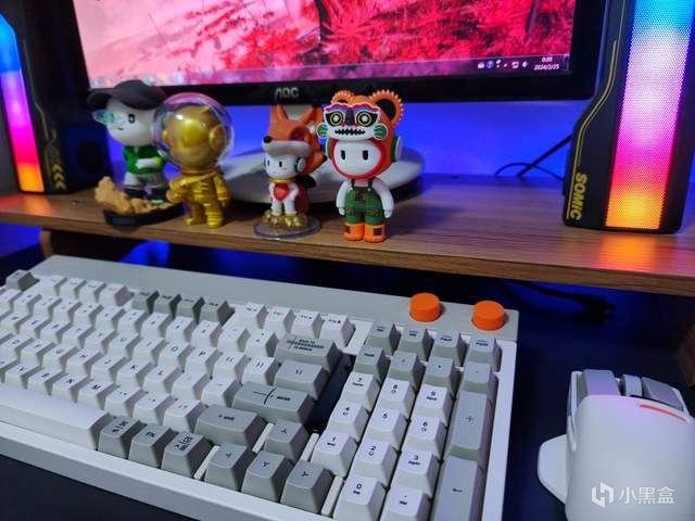 【球盟会】复古与科技的碰撞，洛斐小方三模机械键盘