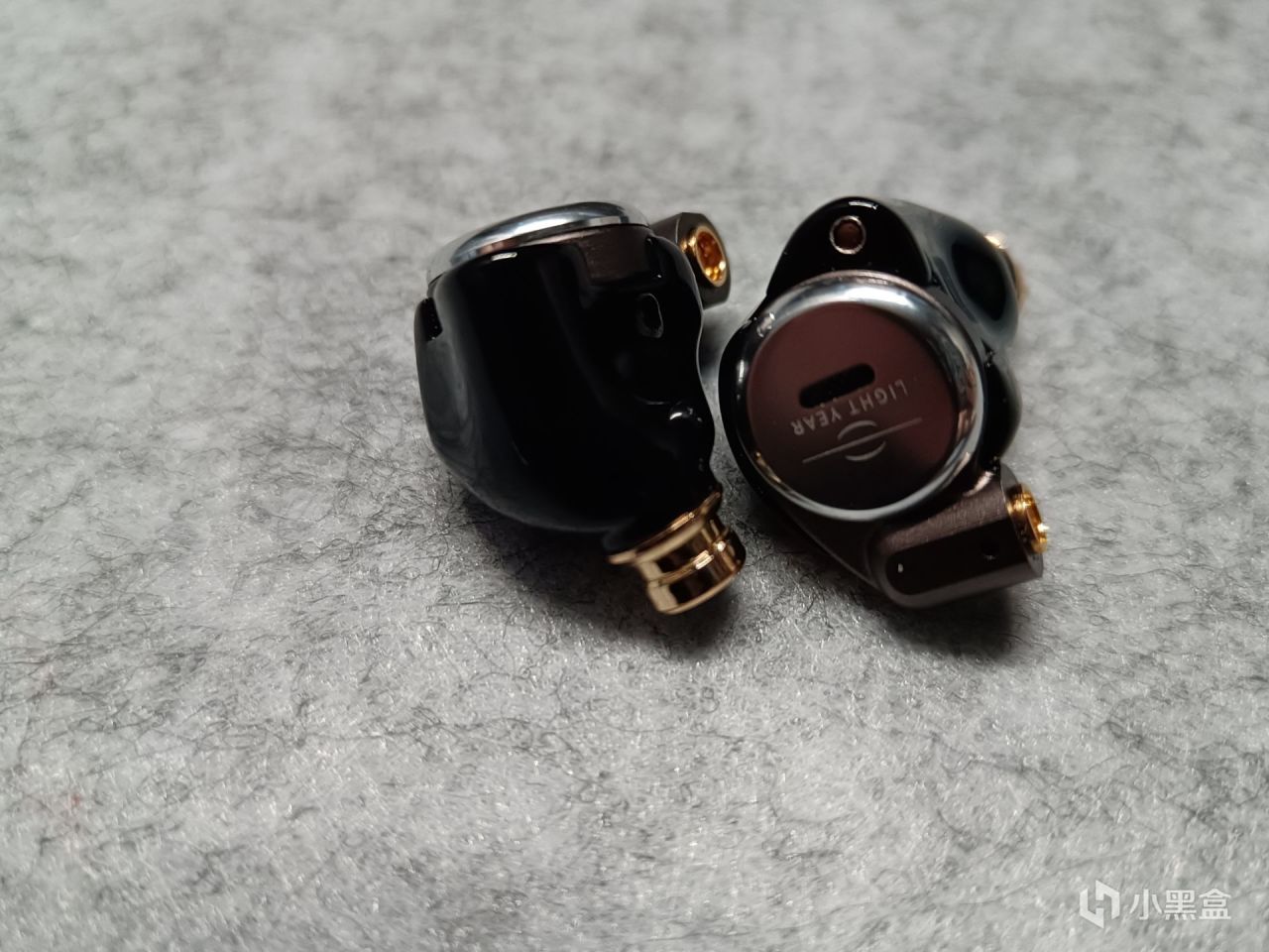 科技感十足的旗舰级圈铁耳机，光年科技星城5