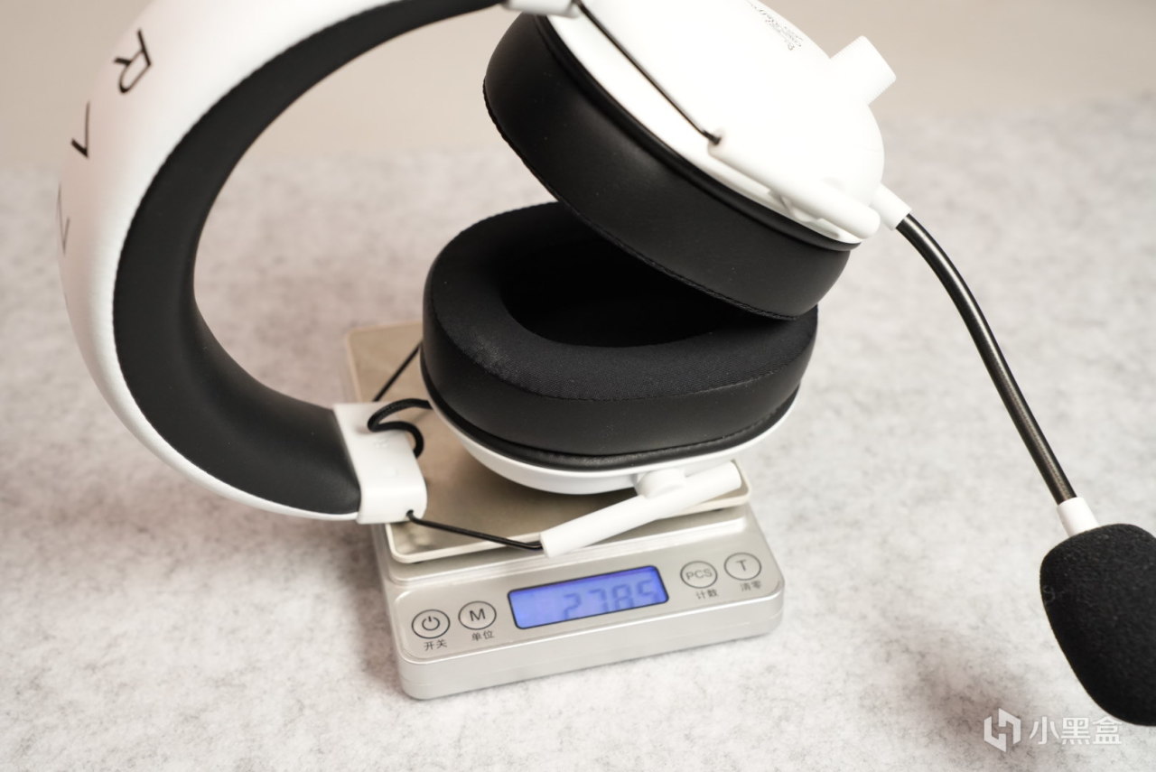 是极速版但好像跟专业版没什么区别的  雷蛇旋风黑鲨V2极速版开箱