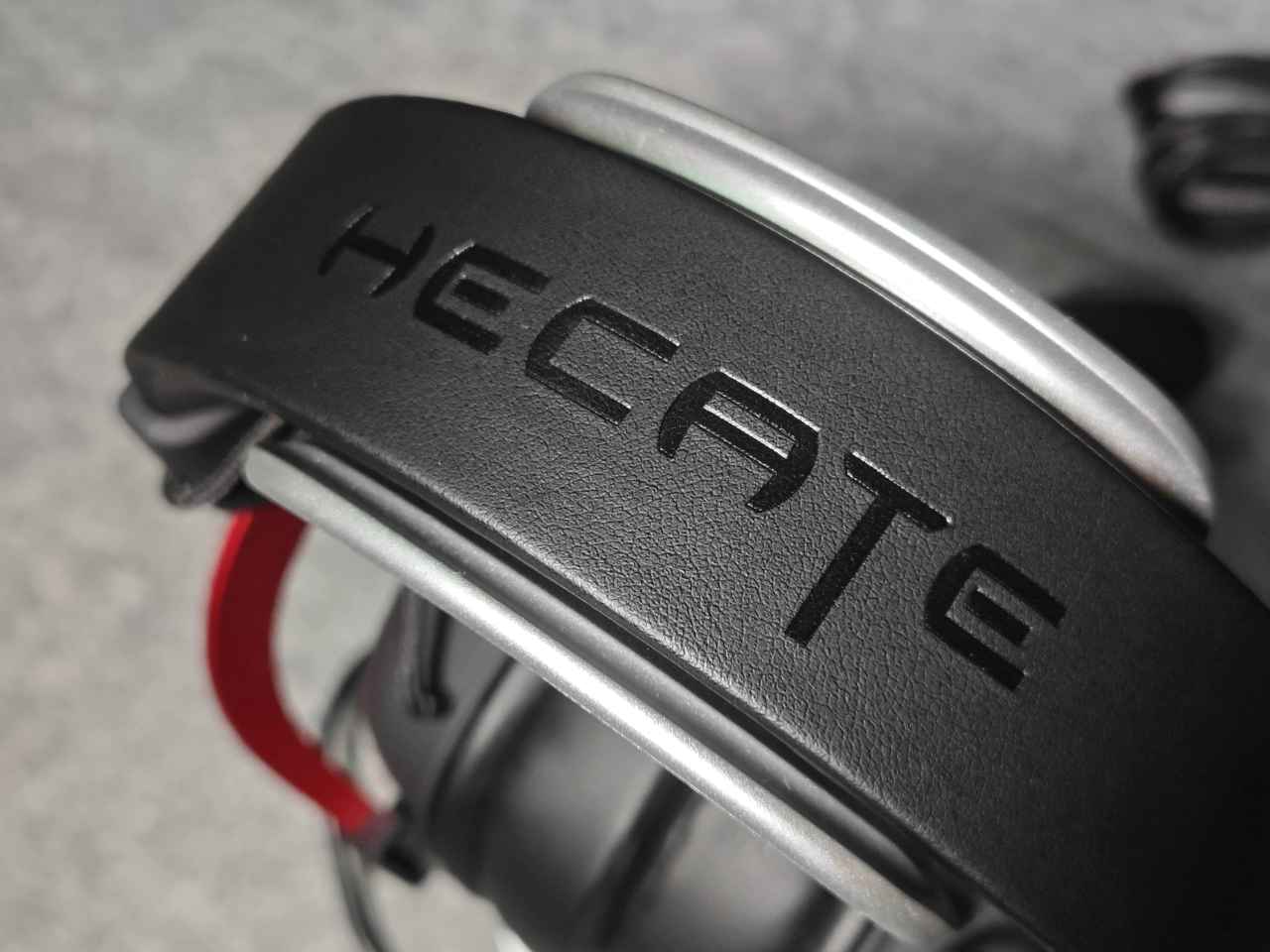 【球盟会】漫步者开大！性能直逼飓风2！关键这耳机才卖200，什么价位屠夫！