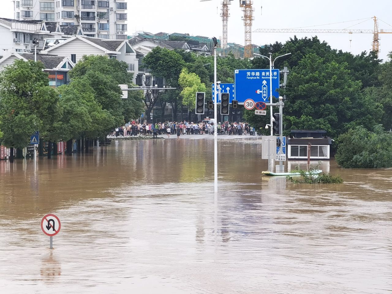 全国多地暴雨侵袭，广西桂林等地水位创历史新高-第1张