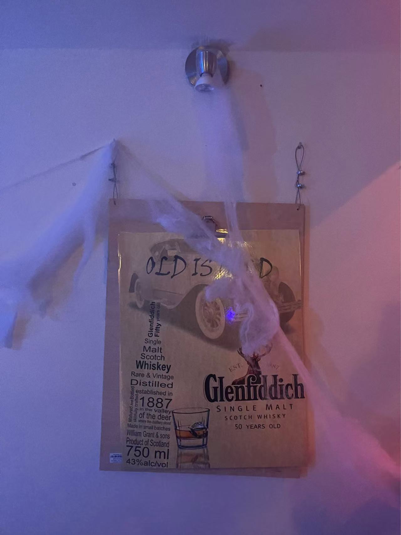 【球盟会】在万圣节的酒吧里被匈牙利妹子邀请跳舞是什么样的体验？