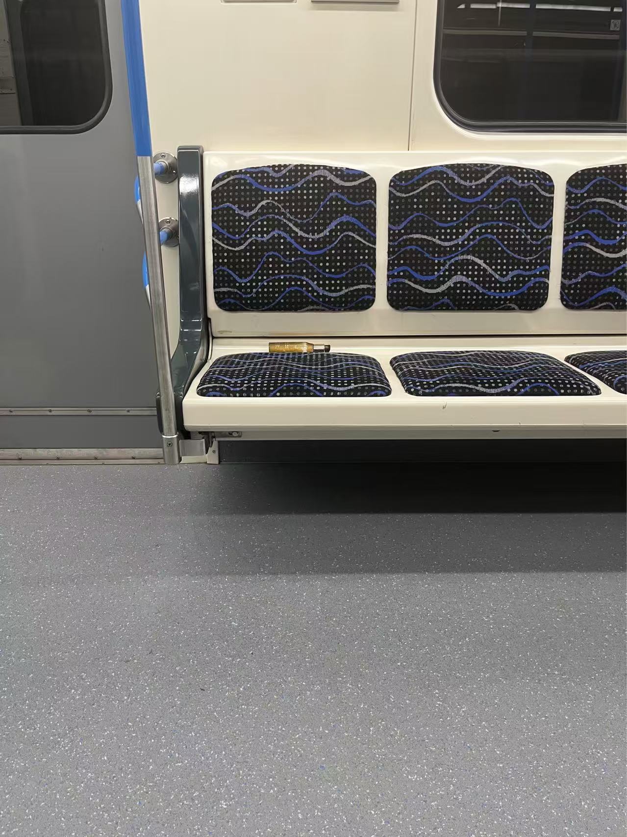 【球盟会】在万圣节的酒吧里被匈牙利妹子邀请跳舞是什么样的体验？