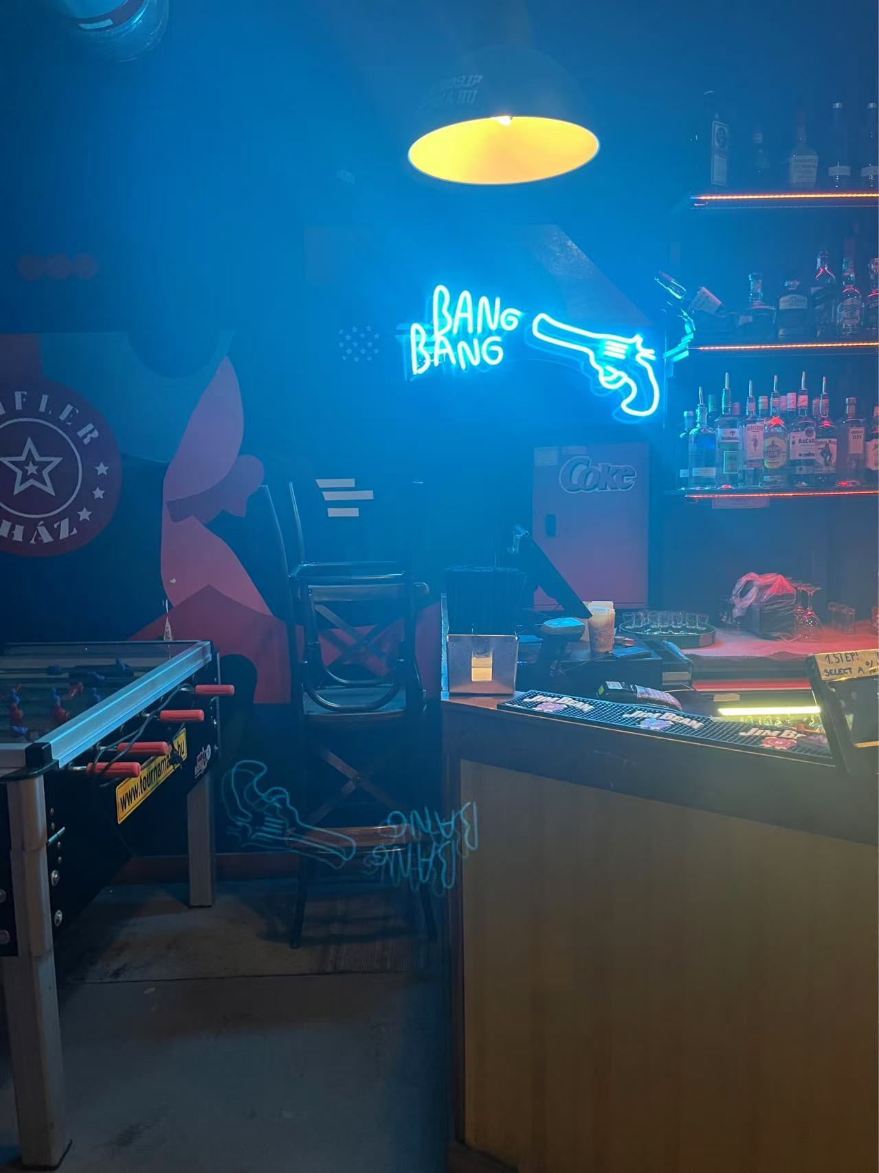 【球盟会】在万圣节的酒吧里被匈牙利妹子邀请跳舞是什么样的体验？