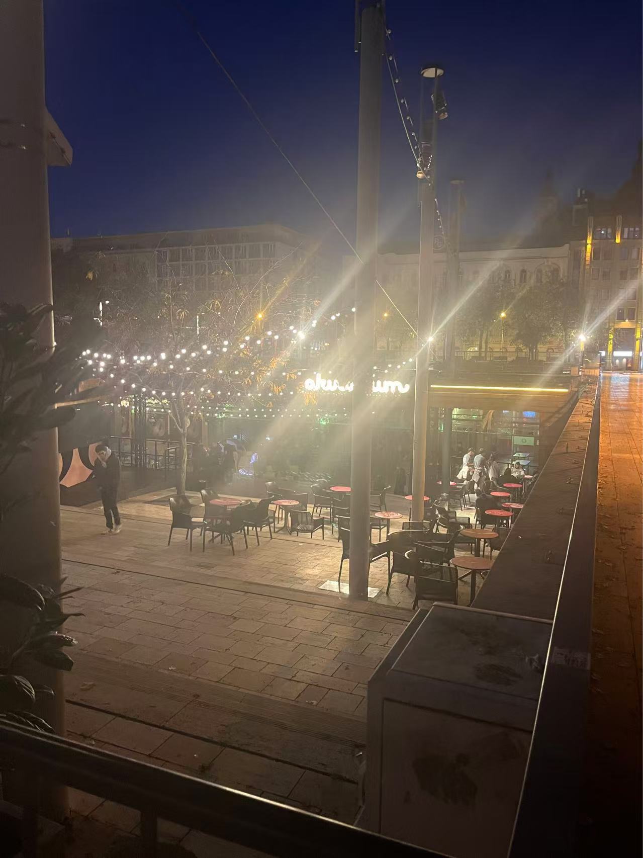 【球盟会】在万圣节的酒吧里被匈牙利妹子邀请跳舞是什么样的体验？