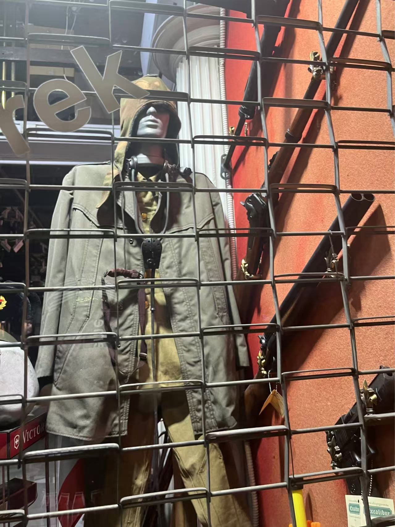 【球盟会】在万圣节的酒吧里被匈牙利妹子邀请跳舞是什么样的体验？