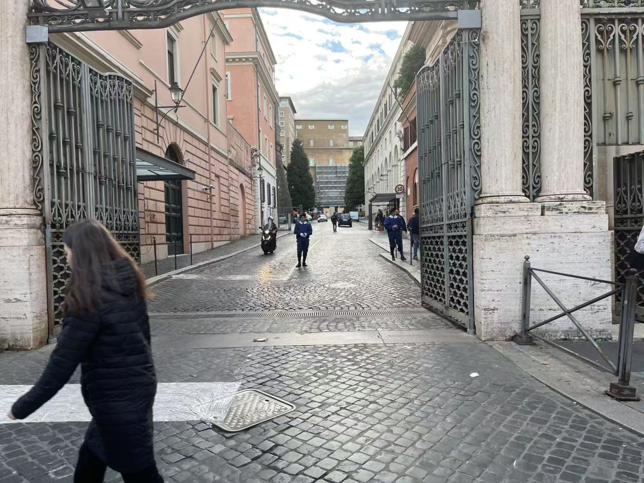 一个人半夜三更在罗马城里闲逛是一种什么样的体验？