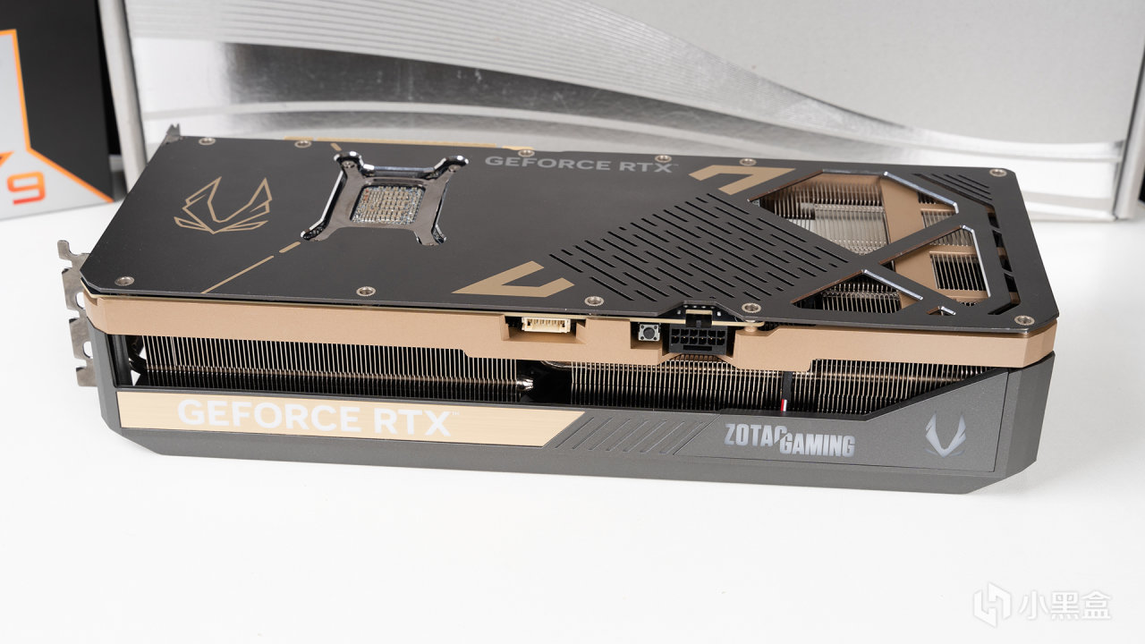 9950X3D VS 9950X VS 9800X3D深度测试，含调度分析|模拟游戏对比