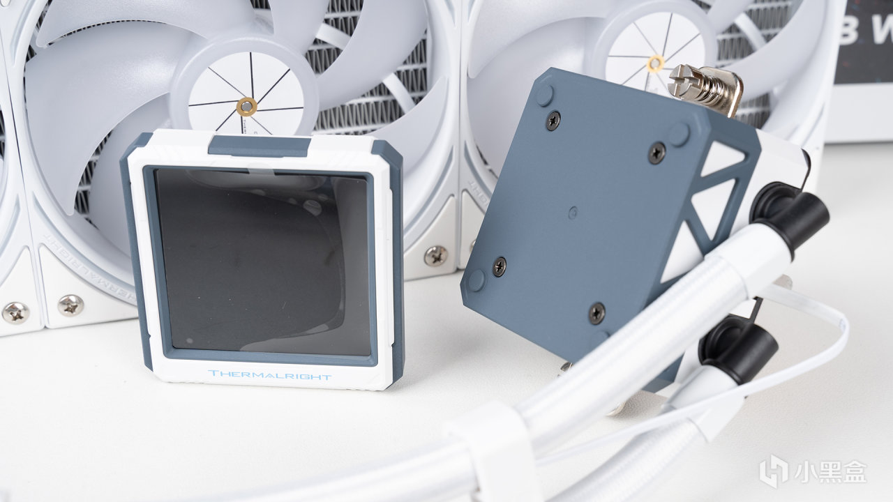 9950X3D VS 9950X VS 9800X3D深度测试，含调度分析|模拟游戏对比