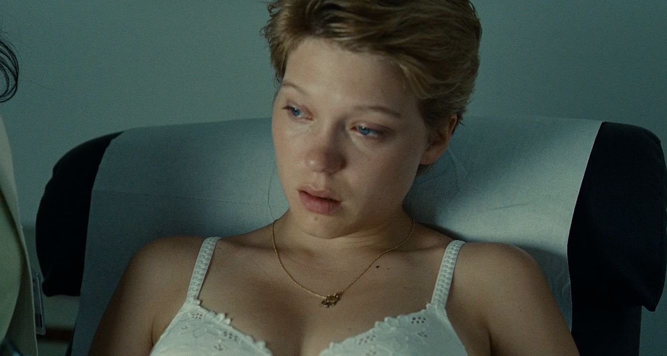 游戏女神在影视中是怎样的？盘点反差女演员（犯错版）