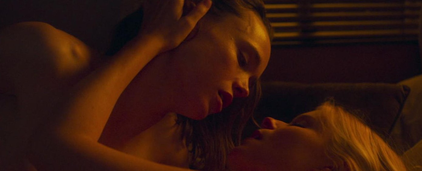 游戏女神在影视中是怎样的？盘点反差女演员（犯错版）